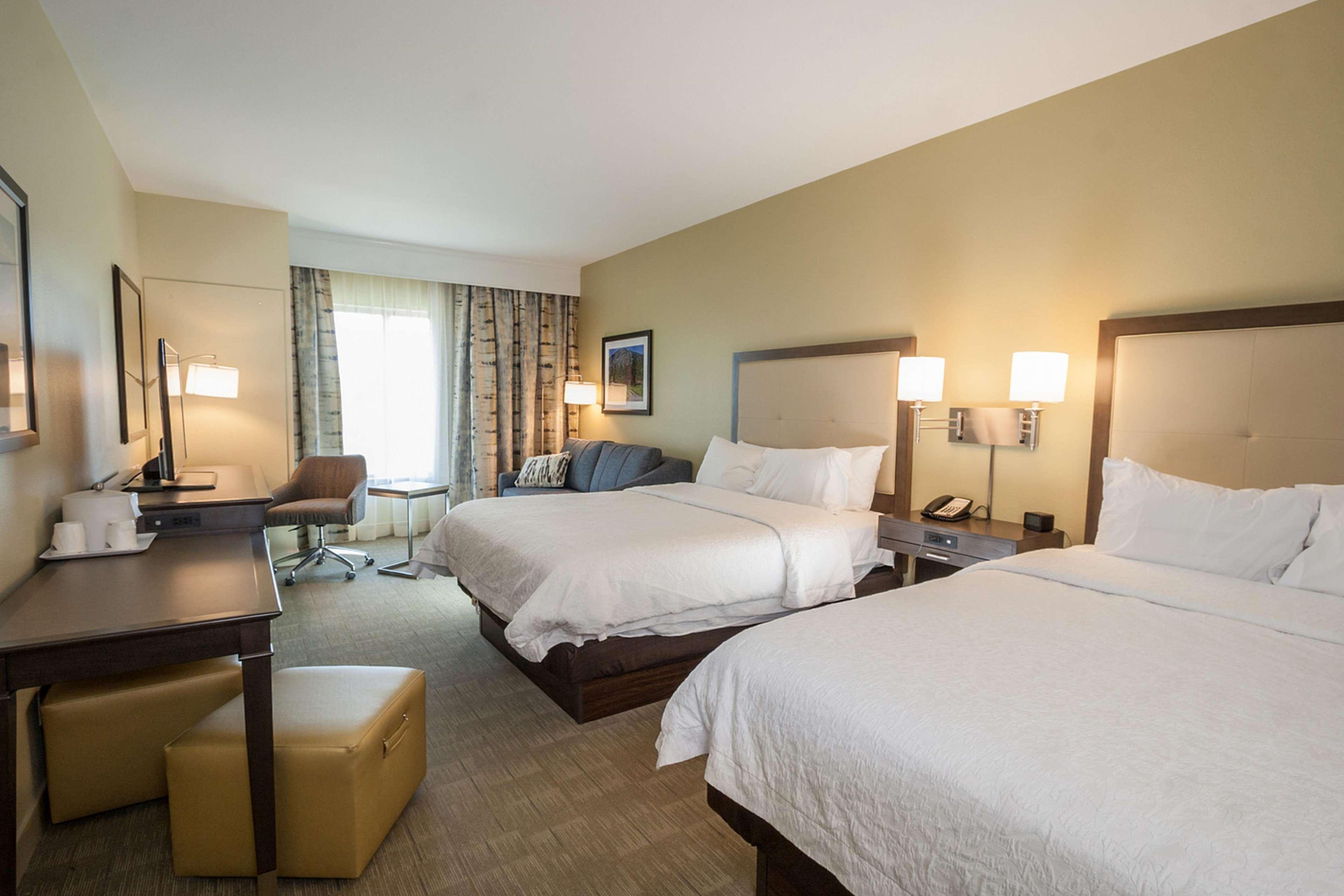Hampton Inn - Грейт-Фолс Экстерьер фото