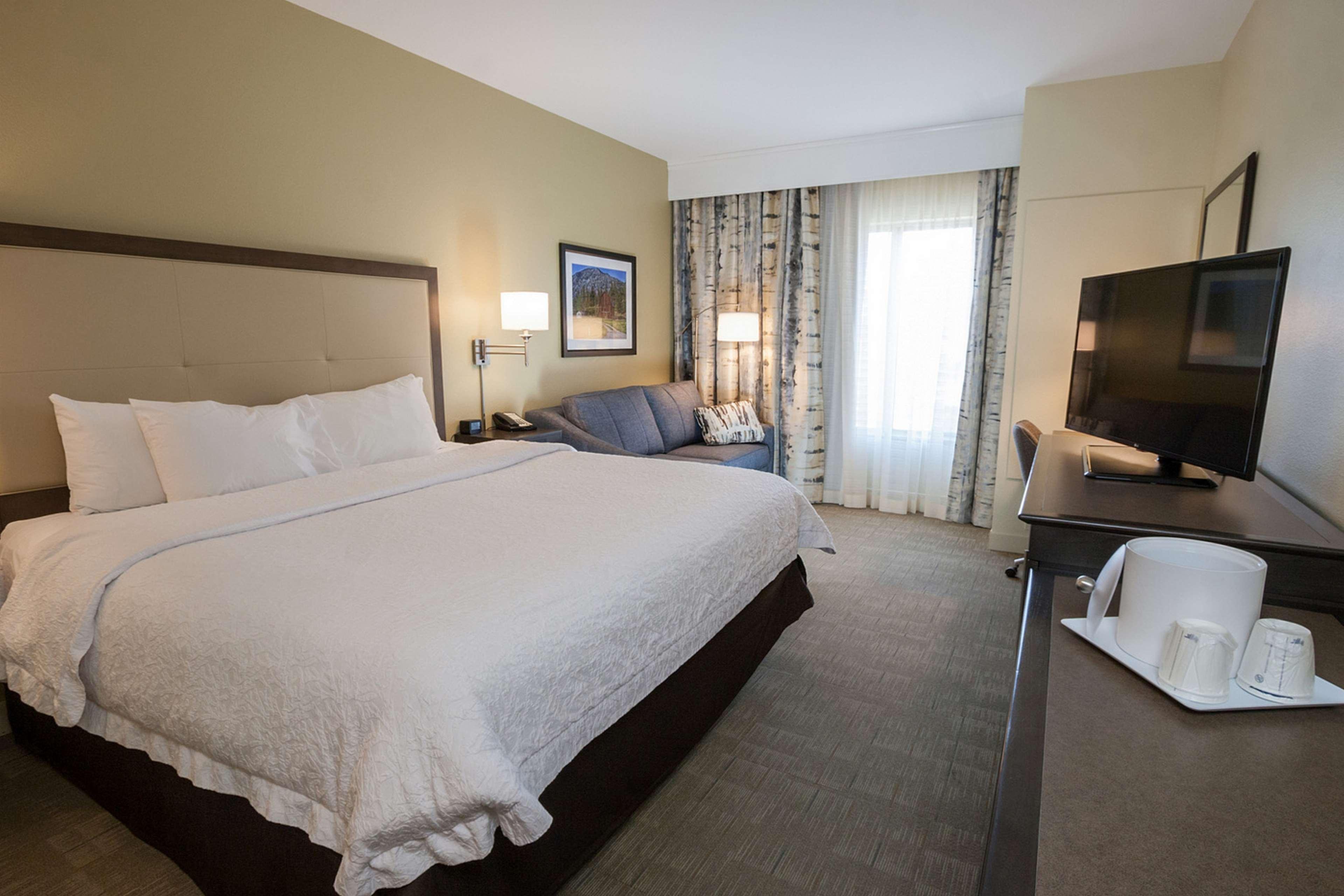 Hampton Inn - Грейт-Фолс Экстерьер фото