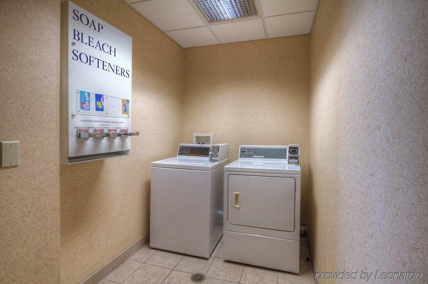 Hampton Inn - Грейт-Фолс Экстерьер фото